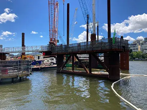 Estructuras temporales para el río Brisbane