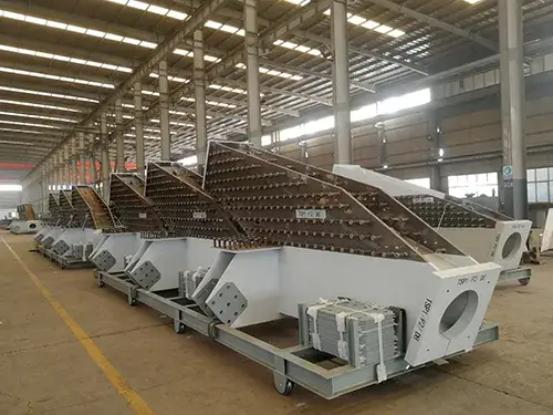 Componentes estructurales de acero para puente atirantado