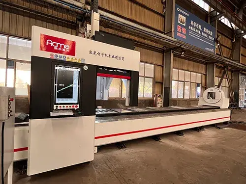 Máquina CNC de corte láser para tubos