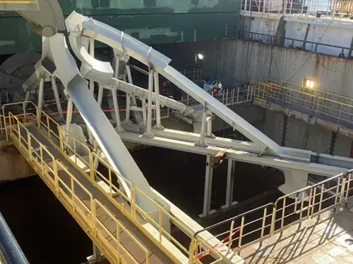 Instalación en campo de estructuras de acero para buques