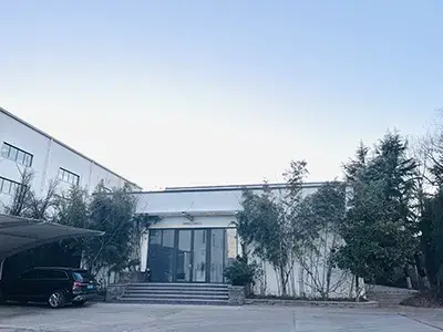Edificio destinado a operaciones comerciales